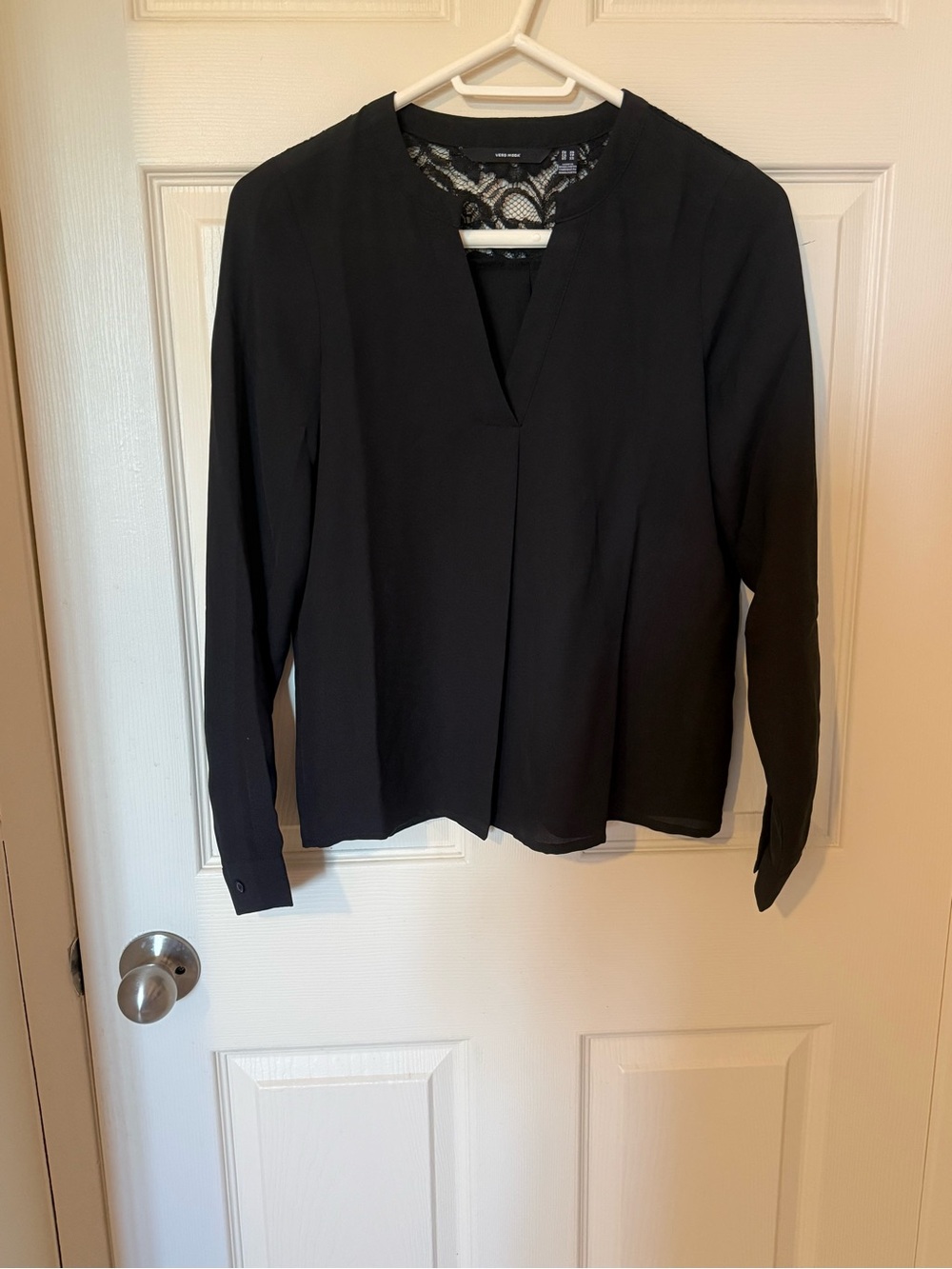 Vero Moda Black Long-Sleeve V-Neck Blouse